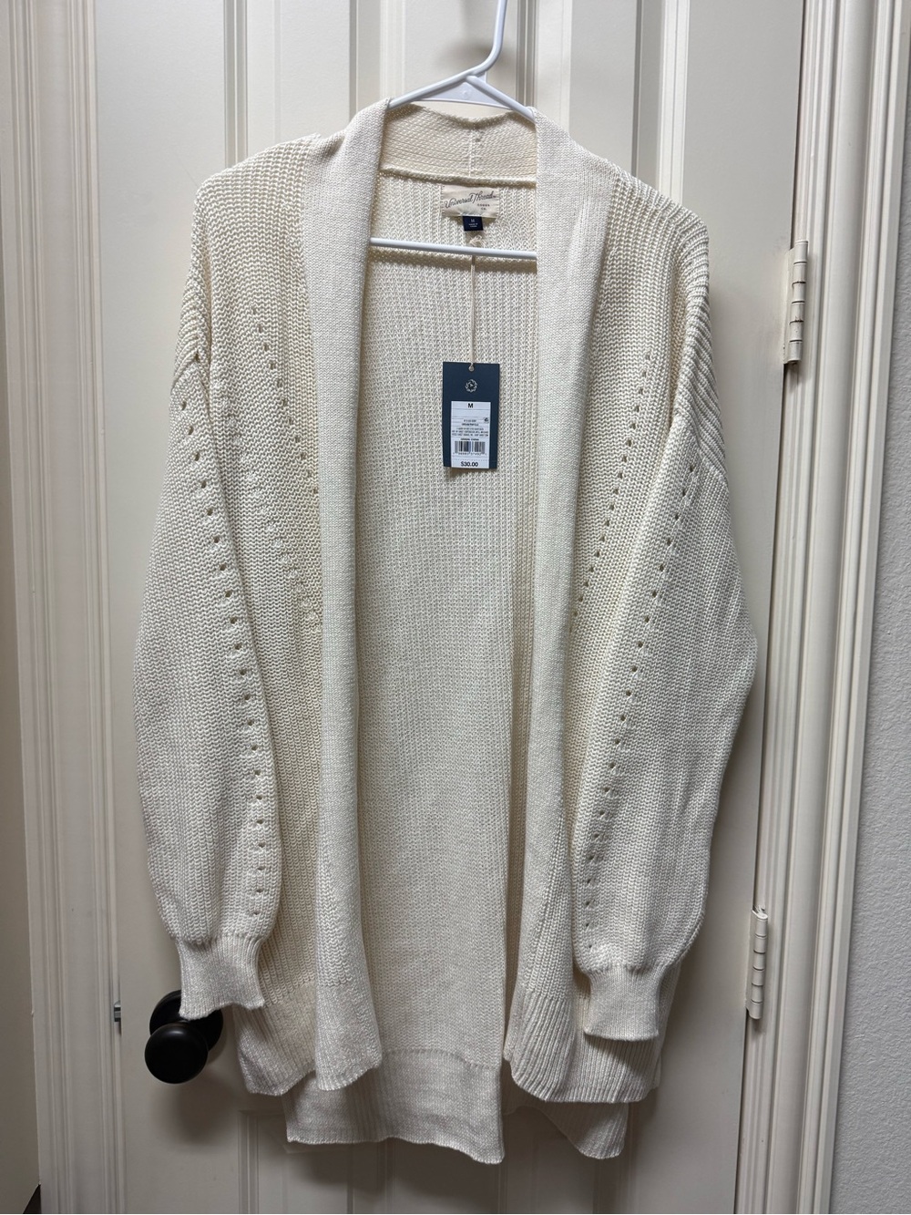 NWT INIVERSAL THREAD cream cardigan with pocket. Size MEDIUM